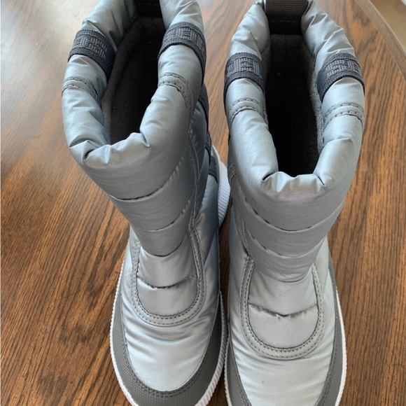 Sorel in and out waterproof boots - Picture 2 of 4